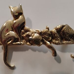 Gold Cat Figurine Set